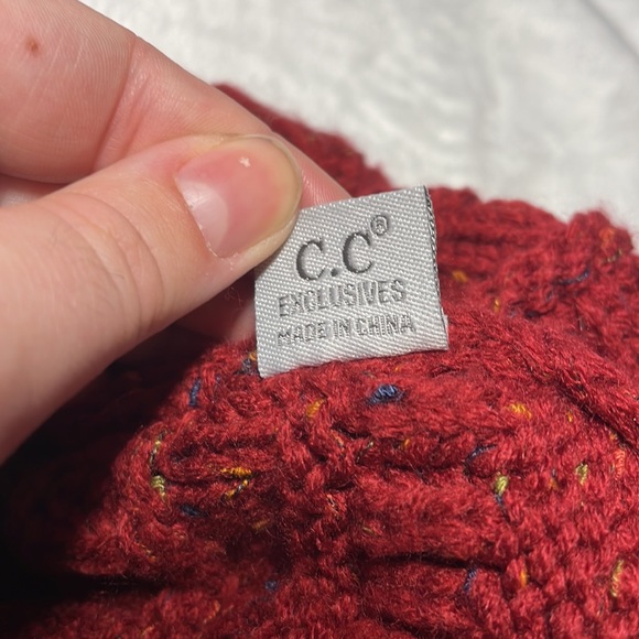 Red C.C. winter hat - Picture 7 of 8